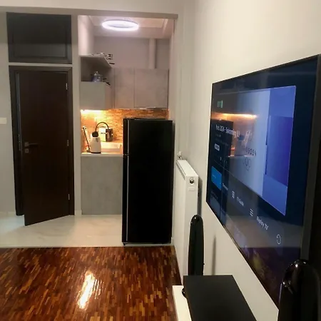 Aristos Apartment *